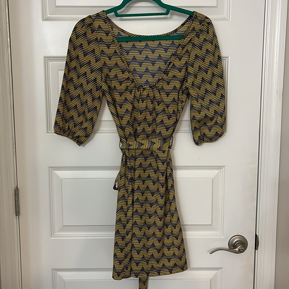 Patterned Dress - Picture 3 of 3